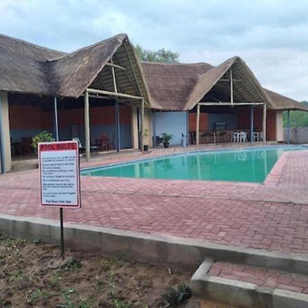 קסנה Nkanga Hotel מראה חיצוני תמונה
