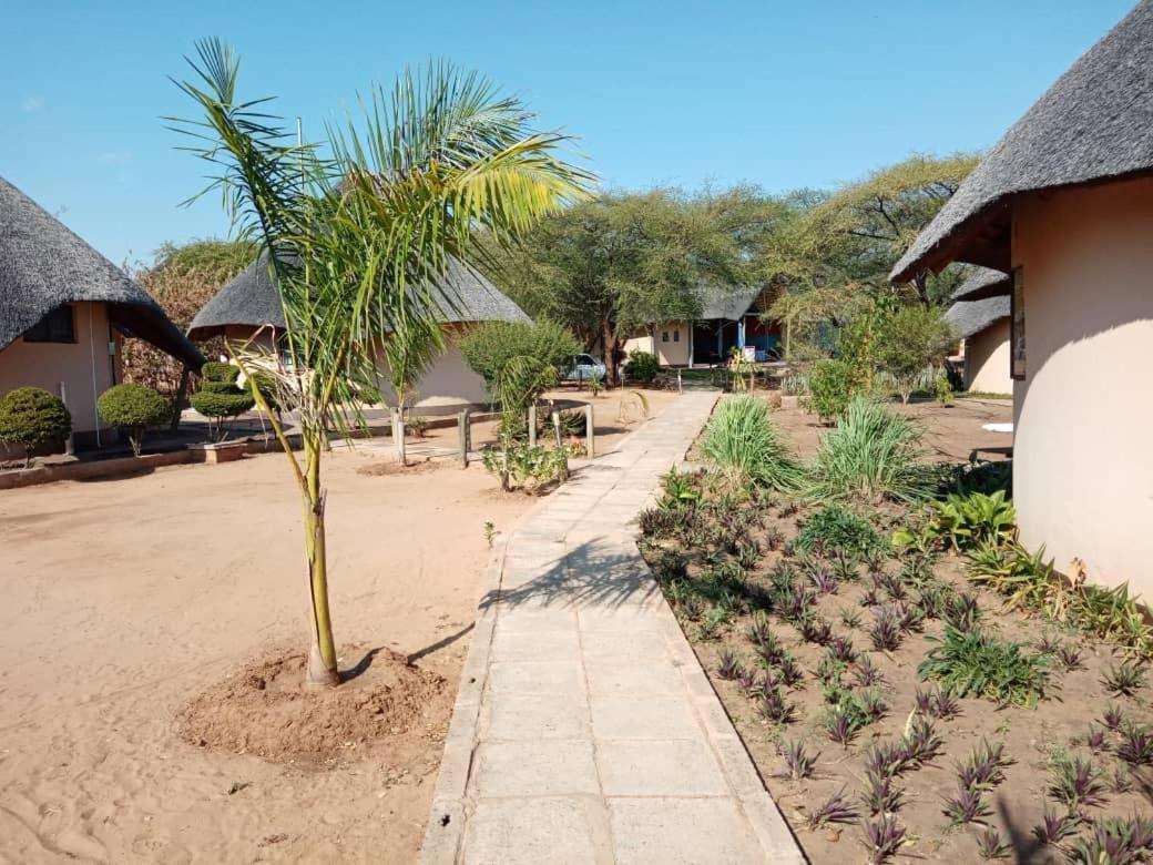 קסנה Nkanga Hotel מראה חיצוני תמונה