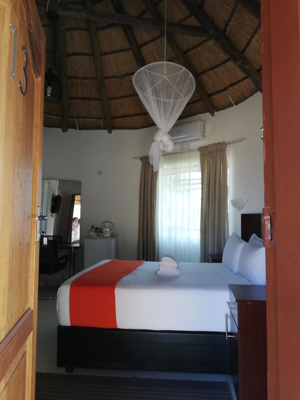 קסנה Nkanga Hotel מראה חיצוני תמונה